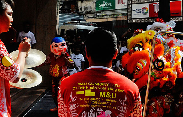 Tet parade participants